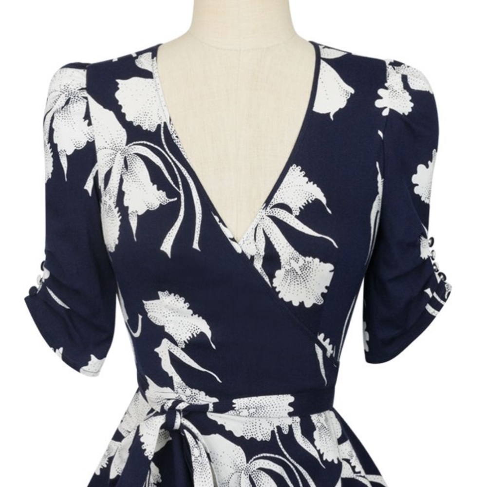 Trashy diva deco daffodil Jolene wrap top
